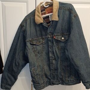 Levi's Classic Denim Jacket with Beige Collar